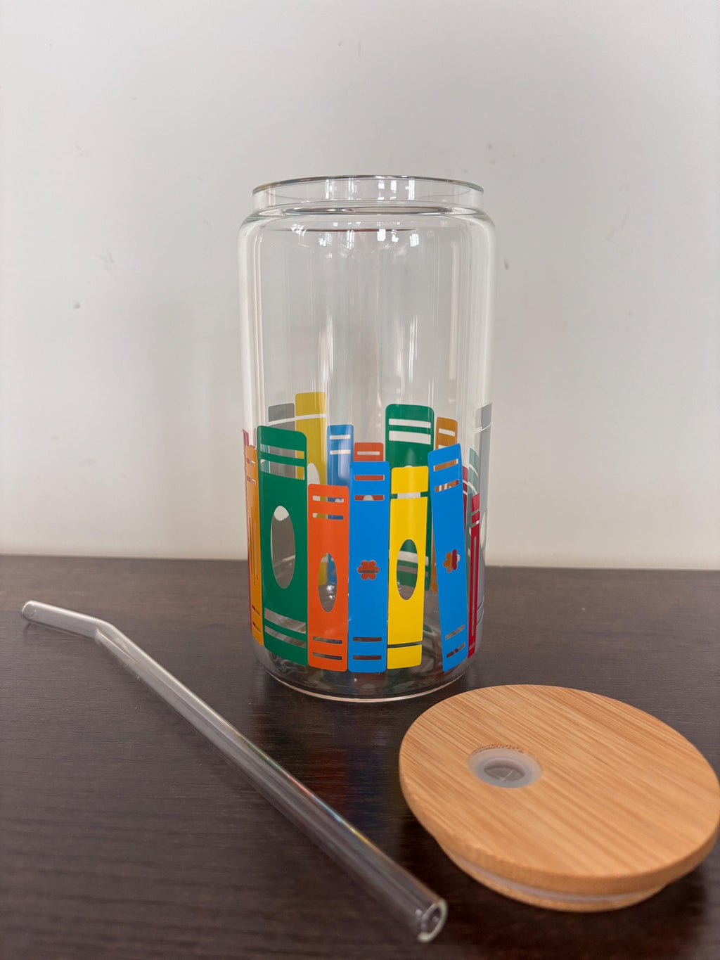 Book Stack 16oz Glass or Plastic Tumbler with Lid and Straw – Bookshelf Design