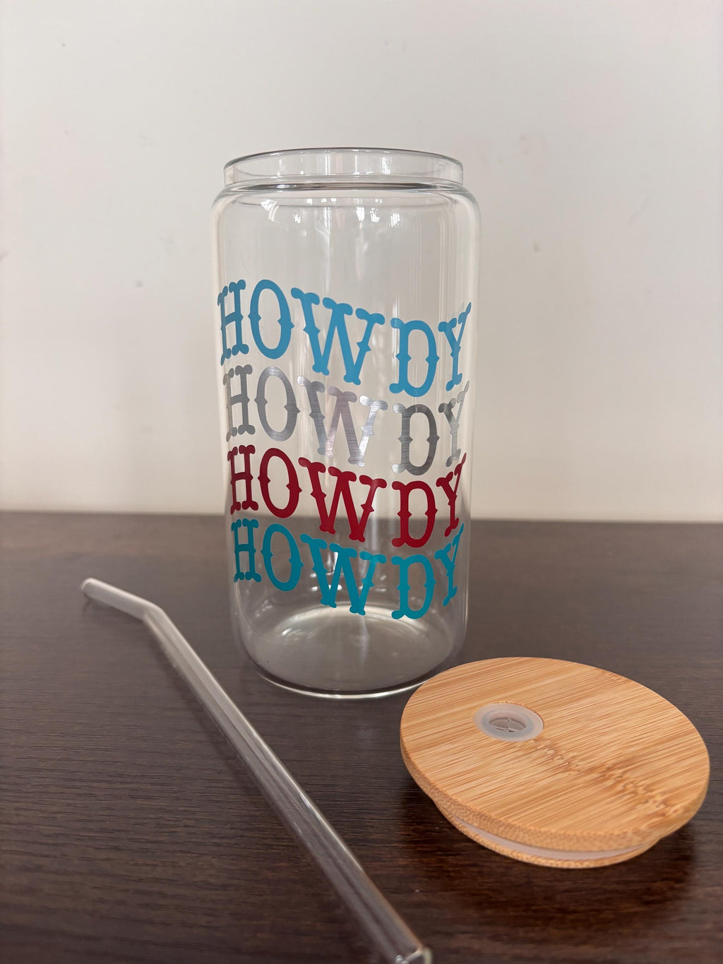 Howdy 16oz Glass or Plastic Tumbler with Bamboo Lid and Straw – Western Country Gift